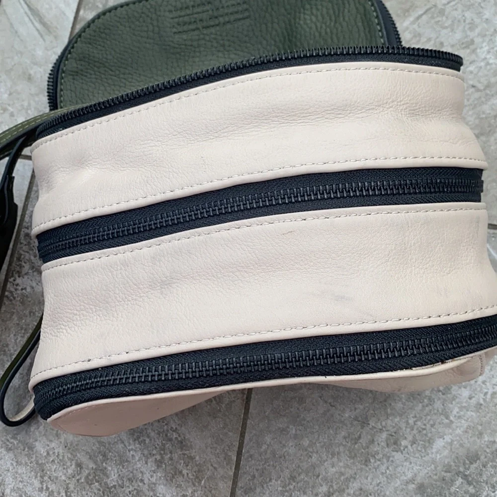 Marc Jacobs REVERSIBLE leather Crossbody / Creme /Hunter Green, GOAT leather